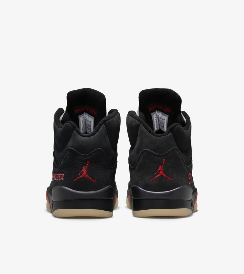 Jordan noir et sales rouge femme